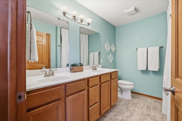 57 Happy Hollow LANE, Oconomowoc, WI 53066