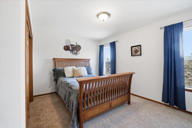 57 Happy Hollow LANE, Oconomowoc, WI 53066