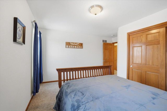 57 Happy Hollow LANE, Oconomowoc, WI 53066