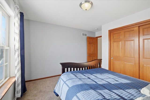 57 Happy Hollow LANE, Oconomowoc, WI 53066