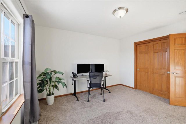 57 Happy Hollow LANE, Oconomowoc, WI 53066