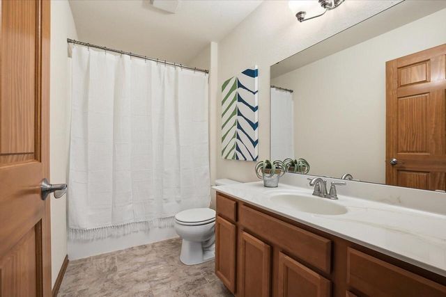 57 Happy Hollow LANE, Oconomowoc, WI 53066