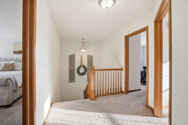 57 Happy Hollow LANE, Oconomowoc, WI 53066