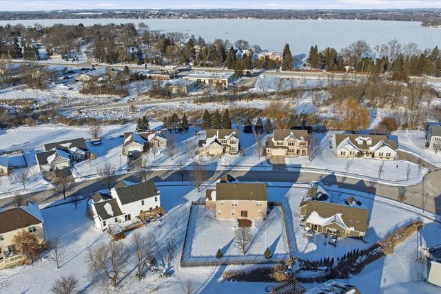 57 Happy Hollow LANE, Oconomowoc, WI 53066