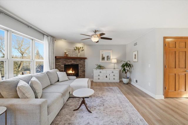 57 Happy Hollow LANE, Oconomowoc, WI 53066