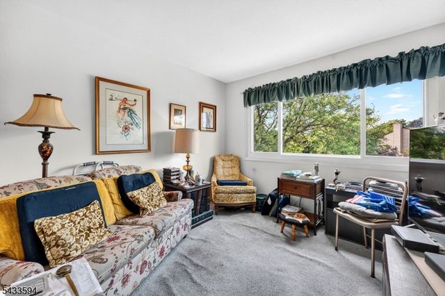 203 Brookside Ln, Hillsborough Twp., NJ 08844