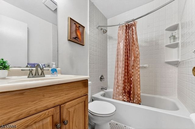 203 Brookside Ln, Hillsborough Twp., NJ 08844