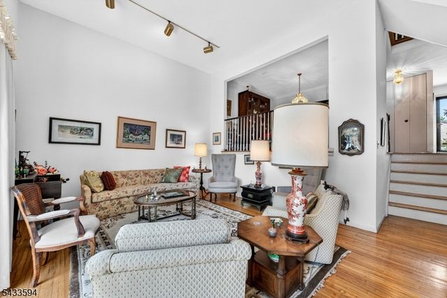 203 Brookside Ln, Hillsborough Twp., NJ 08844