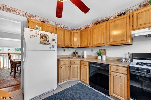 203 Brookside Ln, Hillsborough Twp., NJ 08844