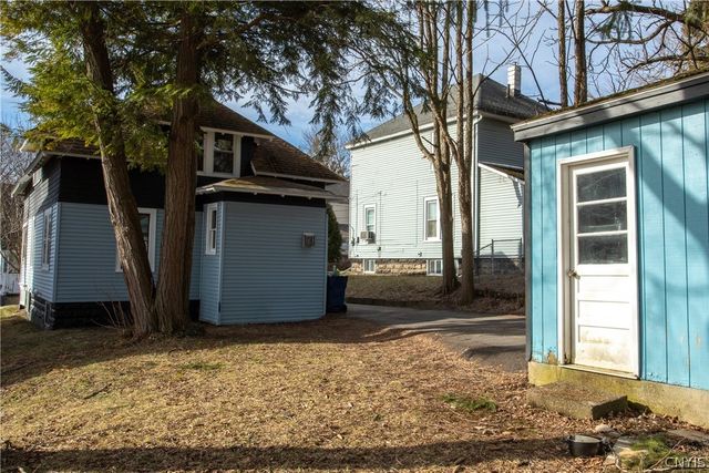 122 Charmouth Drive, Syracuse, NY 13207