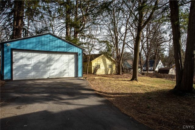 122 Charmouth Drive, Syracuse, NY 13207