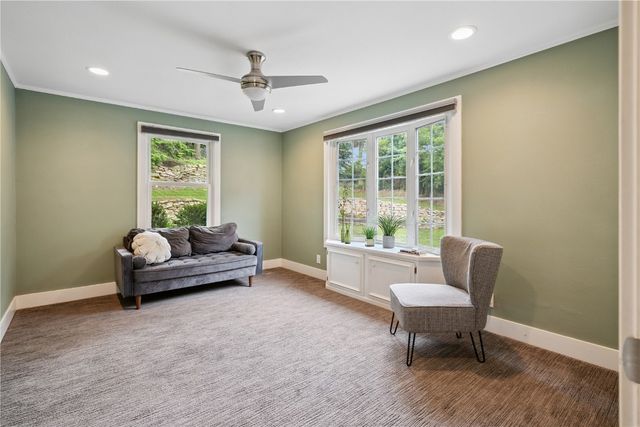 2260 Country Club Parkway SE, Cedar Rapids, IA 52403