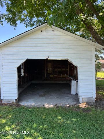 4143 N Lee Street, Ayden, NC 28513