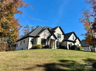 108 41st Avenue NW, Hickory, NC 28601