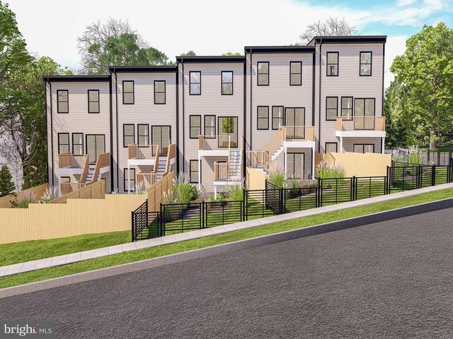 5221 F ST SE, Washington, DC 20019