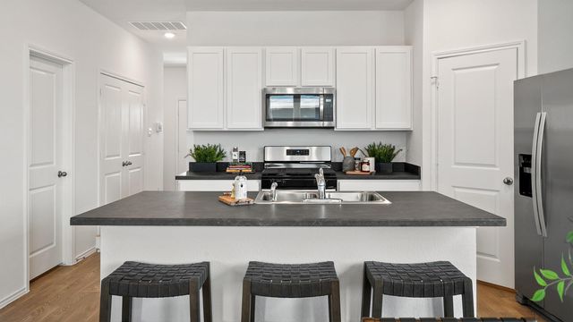 300 PUERTO PLATA Ave, Bastrop, TX 78602