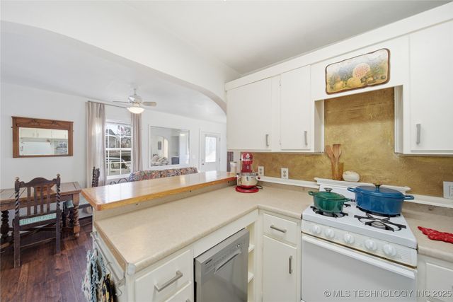 1026 Valley Drive, Sand Springs, OK 74063