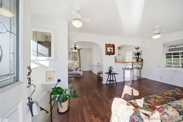 1026 Valley Drive, Sand Springs, OK 74063