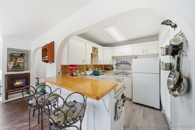 1026 Valley Drive, Sand Springs, OK 74063