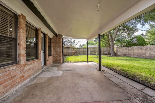 11114 Sageknight Drive, Houston, TX 77089