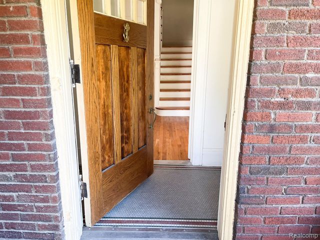 488 PARKVIEW Drive, Detroit, MI 48214