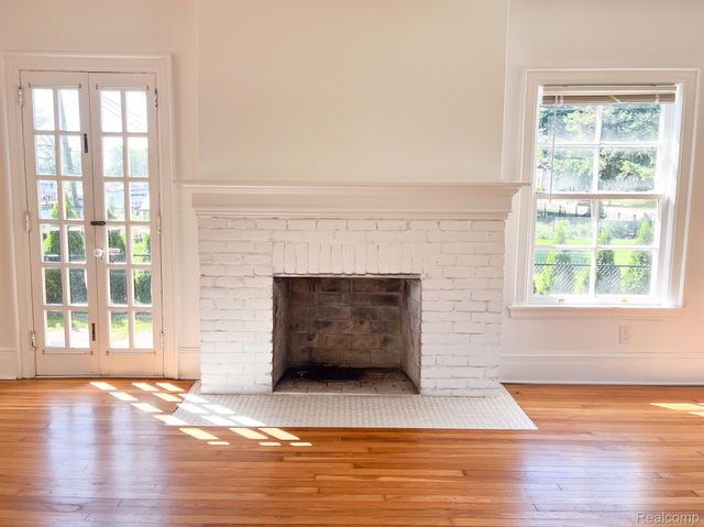 488 PARKVIEW Drive, Detroit, MI 48214