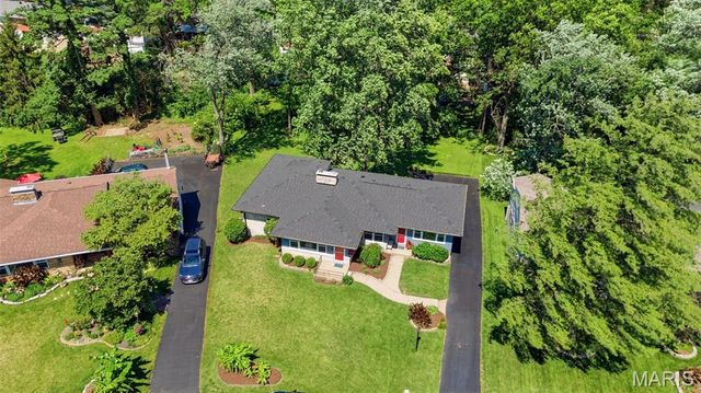 250 Turf Court, Webster Groves, MO 63119