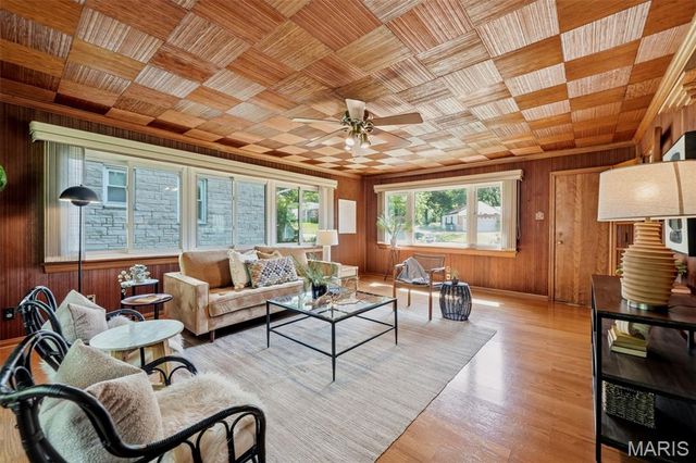 250 Turf Court, Webster Groves, MO 63119