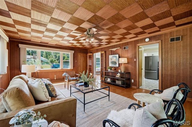 250 Turf Court, Webster Groves, MO 63119