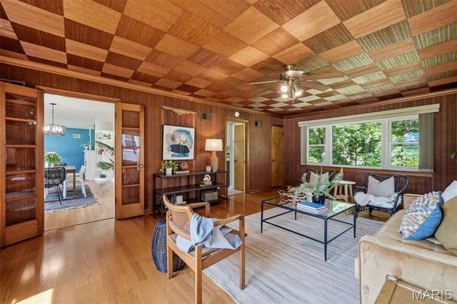250 Turf Court, Webster Groves, MO 63119