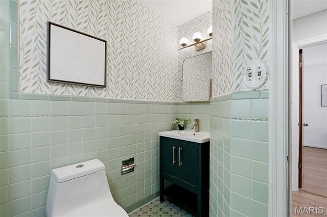 250 Turf Court, Webster Groves, MO 63119