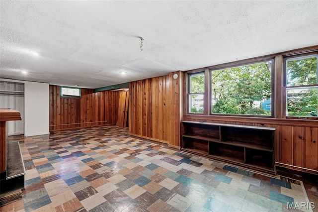 250 Turf Court, Webster Groves, MO 63119