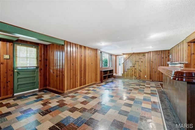 250 Turf Court, Webster Groves, MO 63119