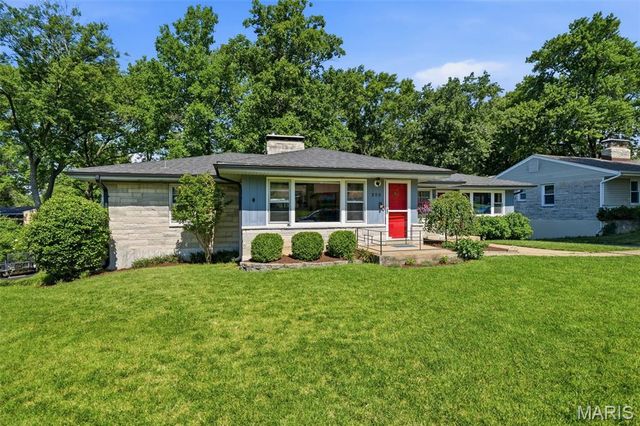 250 Turf Court, Webster Groves, MO 63119