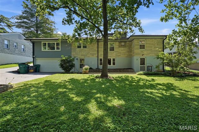250 Turf Court, Webster Groves, MO 63119