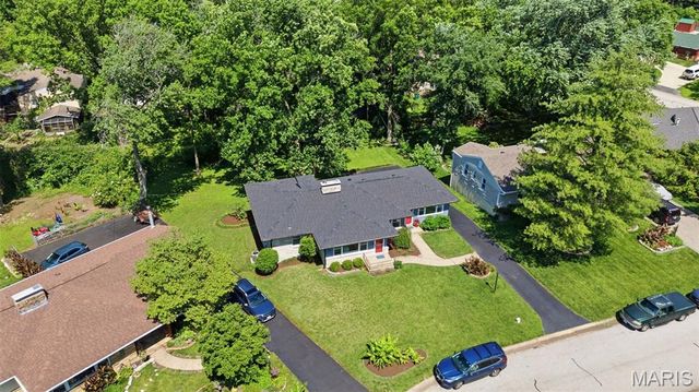 250 Turf Court, Webster Groves, MO 63119