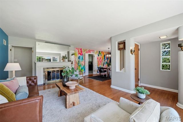 250 Turf Court, Webster Groves, MO 63119