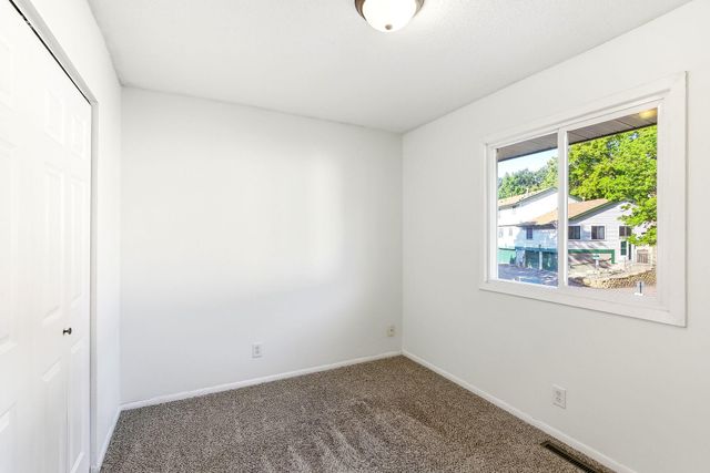 2700 Shenandoah Lane N, Plymouth, MN 55447