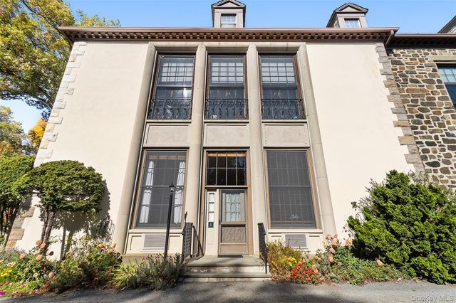 341 Furnace Dock Road 1, Cortlandt Manor, NY 10567