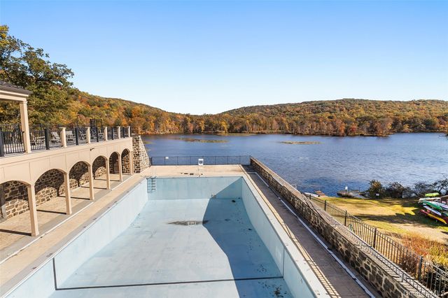 341 Furnace Dock Road 1, Cortlandt Manor, NY 10567