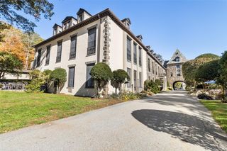 341 Furnace Dock Road 1, Cortlandt Manor, NY 10567