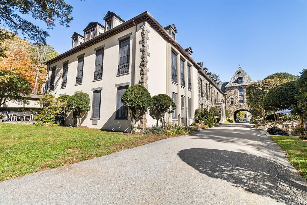 341 Furnace Dock Road 1, Cortlandt Manor, NY 10567