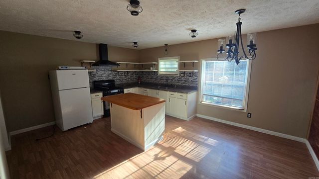 510 Good Spur, Shirley, AR 72153