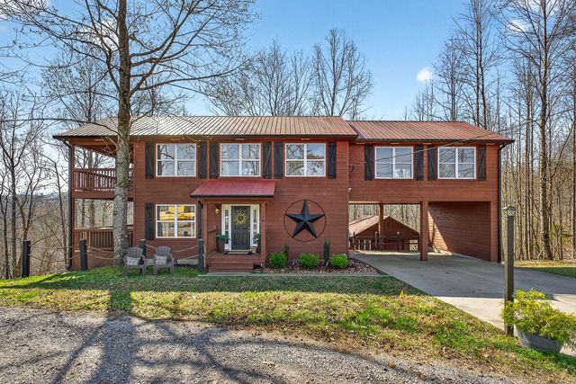 300 Crest Dr, Smithville, TN 37166