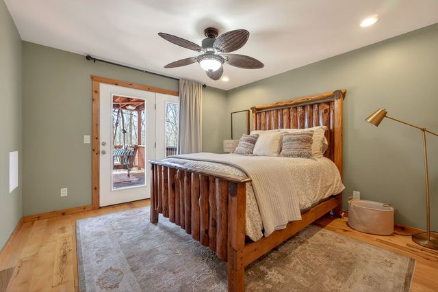 300 Crest Dr, Smithville, TN 37166