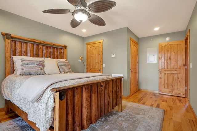 300 Crest Dr, Smithville, TN 37166