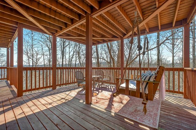 300 Crest Dr, Smithville, TN 37166