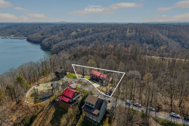 300 Crest Dr, Smithville, TN 37166