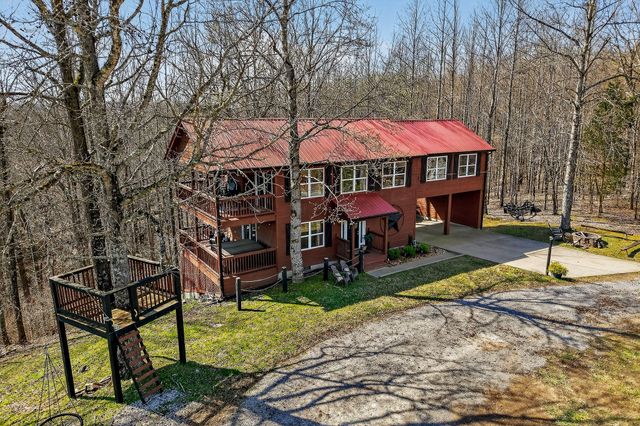 300 Crest Dr, Smithville, TN 37166