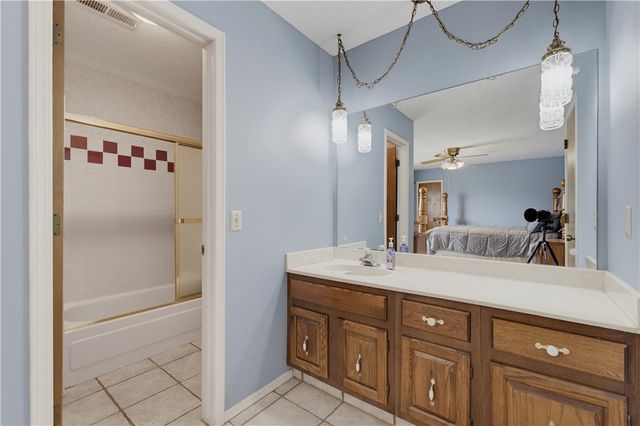 712 S Riviera Drive, Rogers, AR 72758
